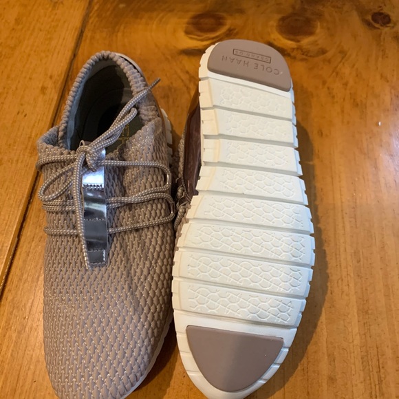 Cole Haan- Zerogrand Quilted sneaker! - Picture 4 of 11